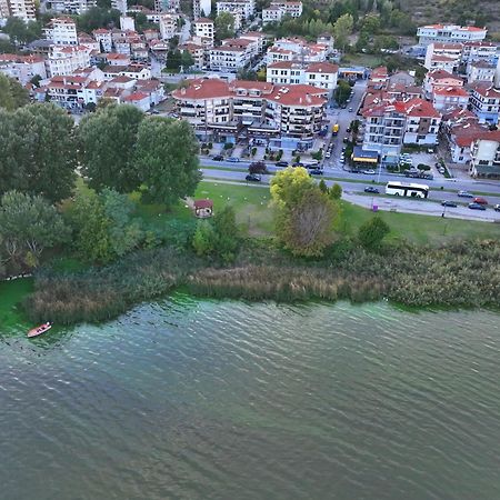 Lida'S Apartment Lake View Kesriye Dış mekan fotoğraf