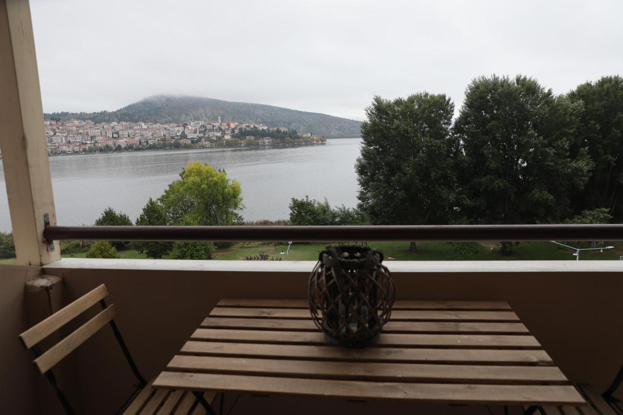 Lida'S Apartment Lake View Kesriye Dış mekan fotoğraf